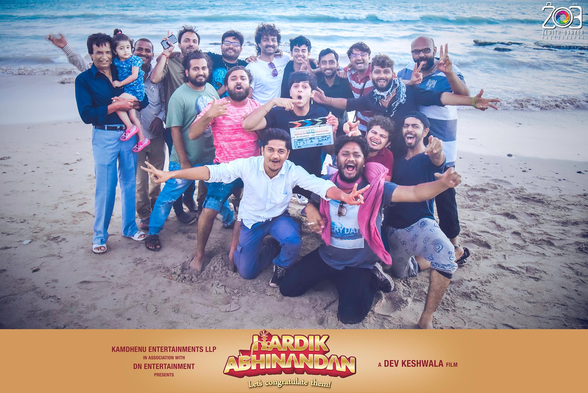 Hardik Abhinandan Gujarati Movie Final Pack Up Group Photo